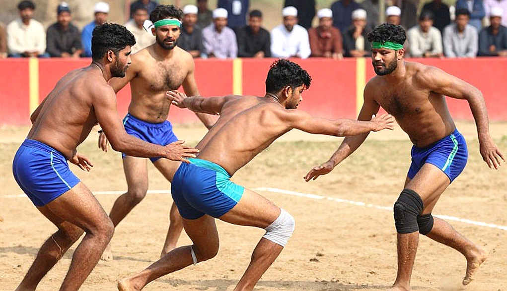 कबड्डी का ट्रांसफ़र विंडो: नीलामी का हथौड़ा जिसे खरीदता है, और अखाड़ा जिसे छोड़ देता है